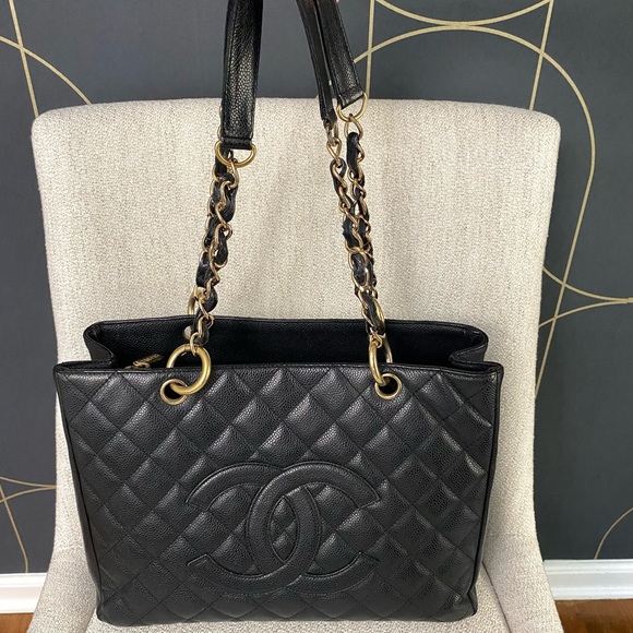 CHANEL Caviar Quilted Grand Shopping Tote GST tote bag black leather - Picture 2 of 16